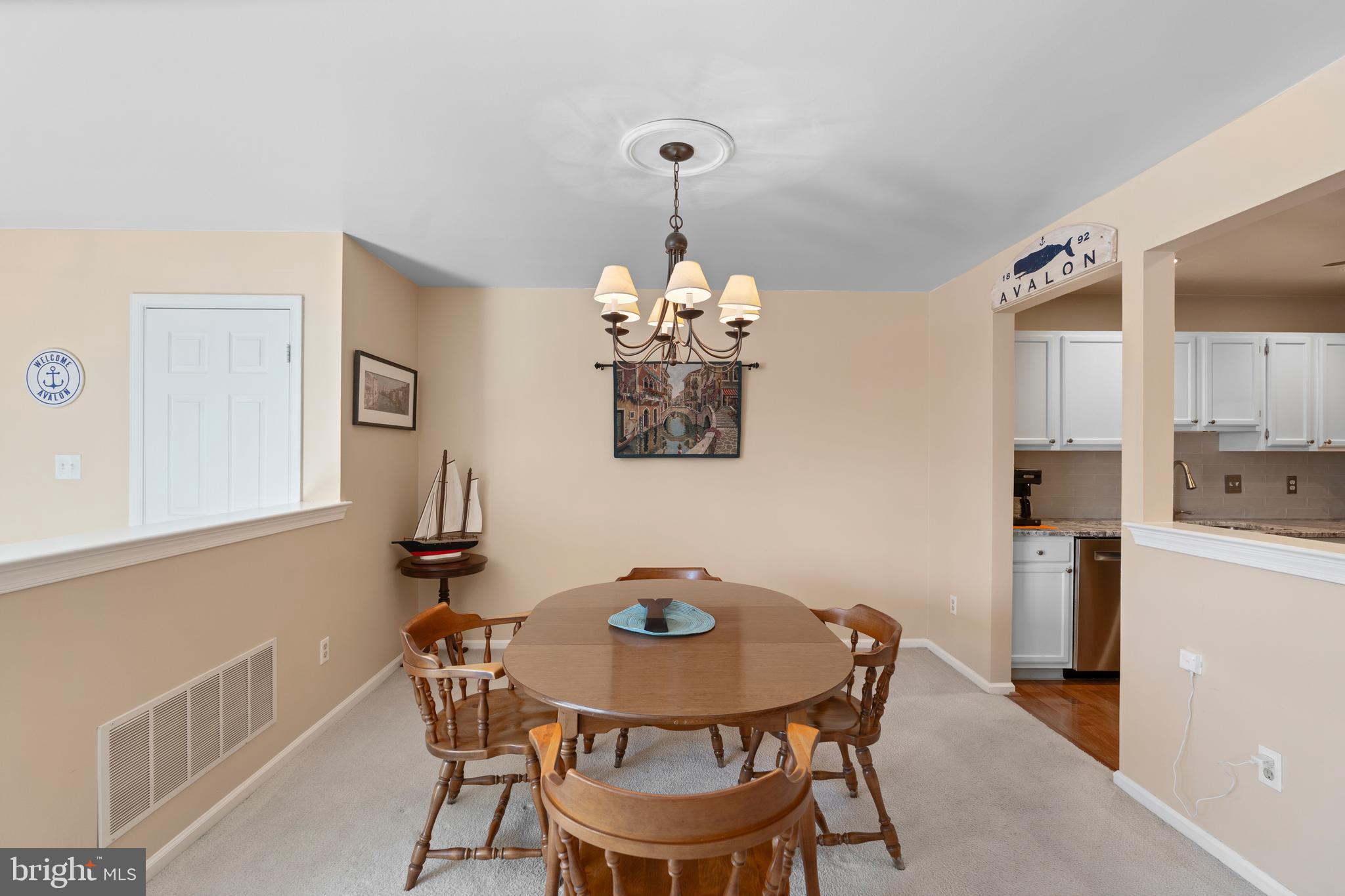 MAKEFIELD GLEN - Residential