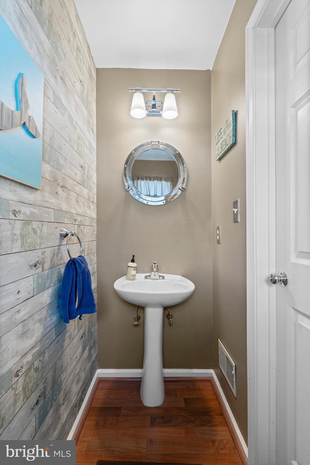 MAKEFIELD GLEN - Residential