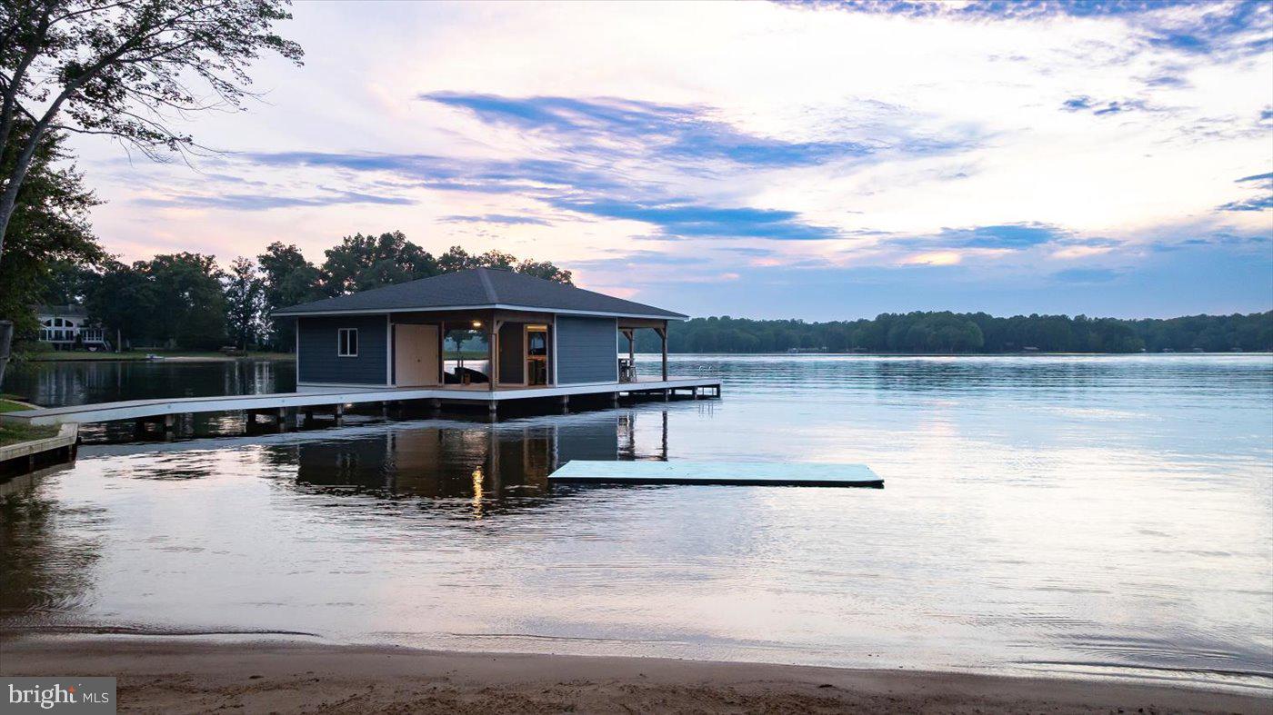 NOAHS LANDING - Residential