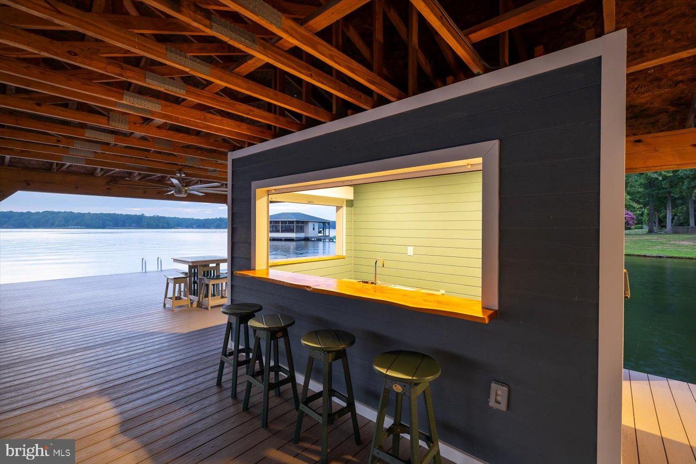 NOAHS LANDING - Residential