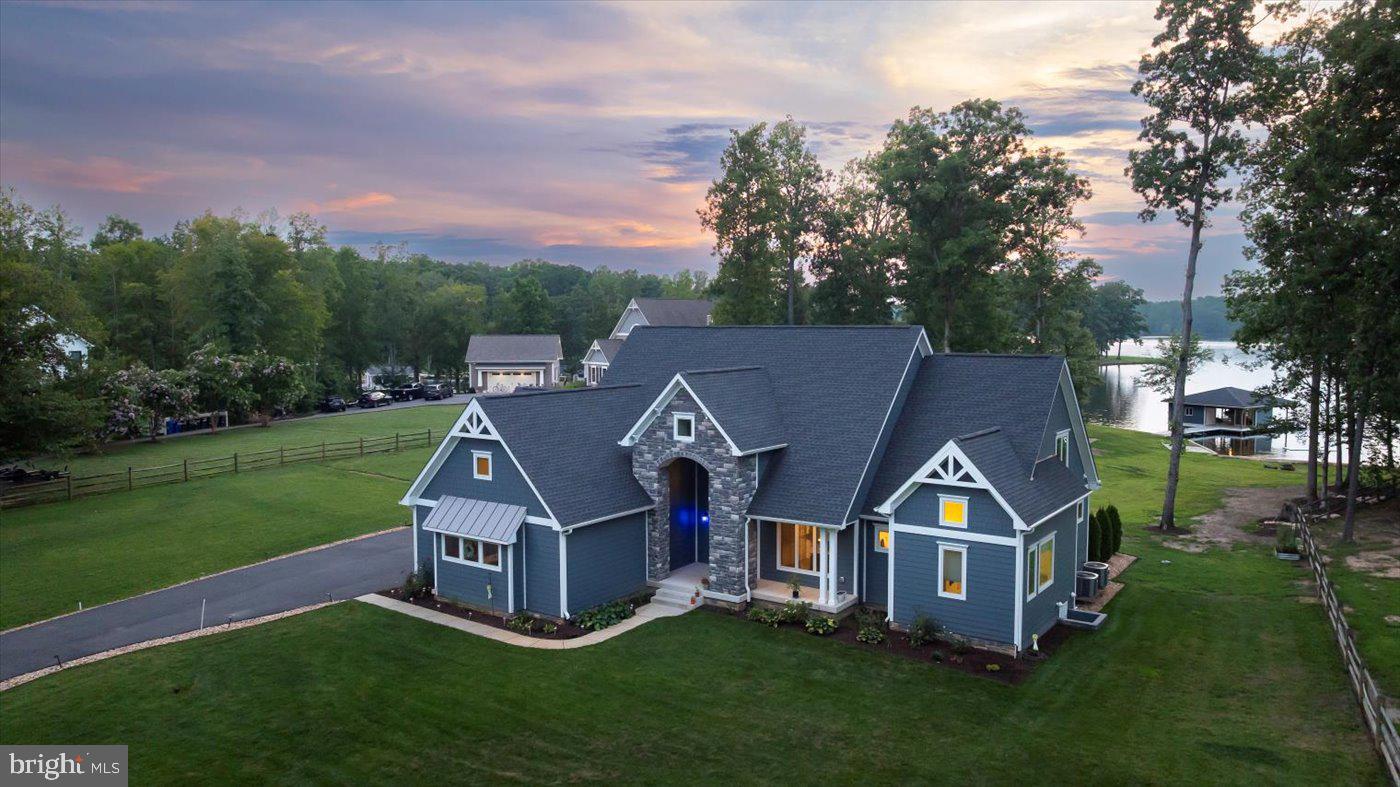 NOAHS LANDING - Residential