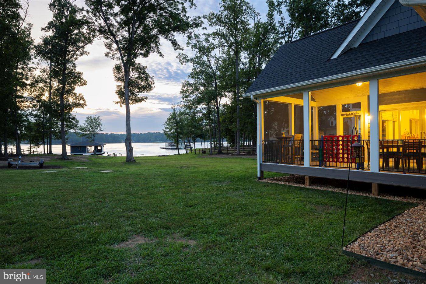 NOAHS LANDING - Residential