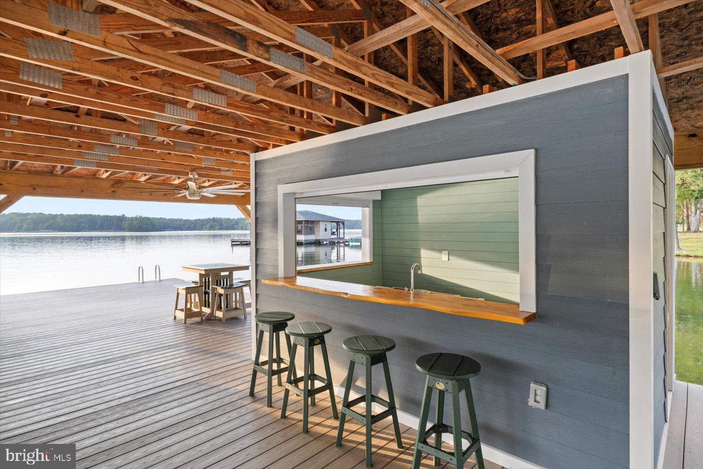 NOAHS LANDING - Residential