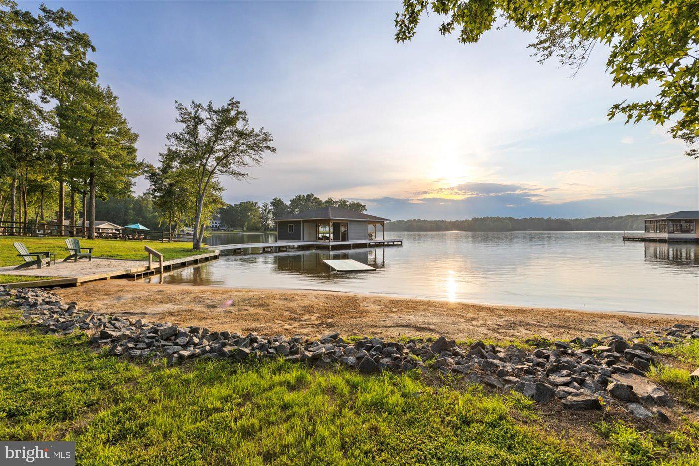 NOAHS LANDING - Residential