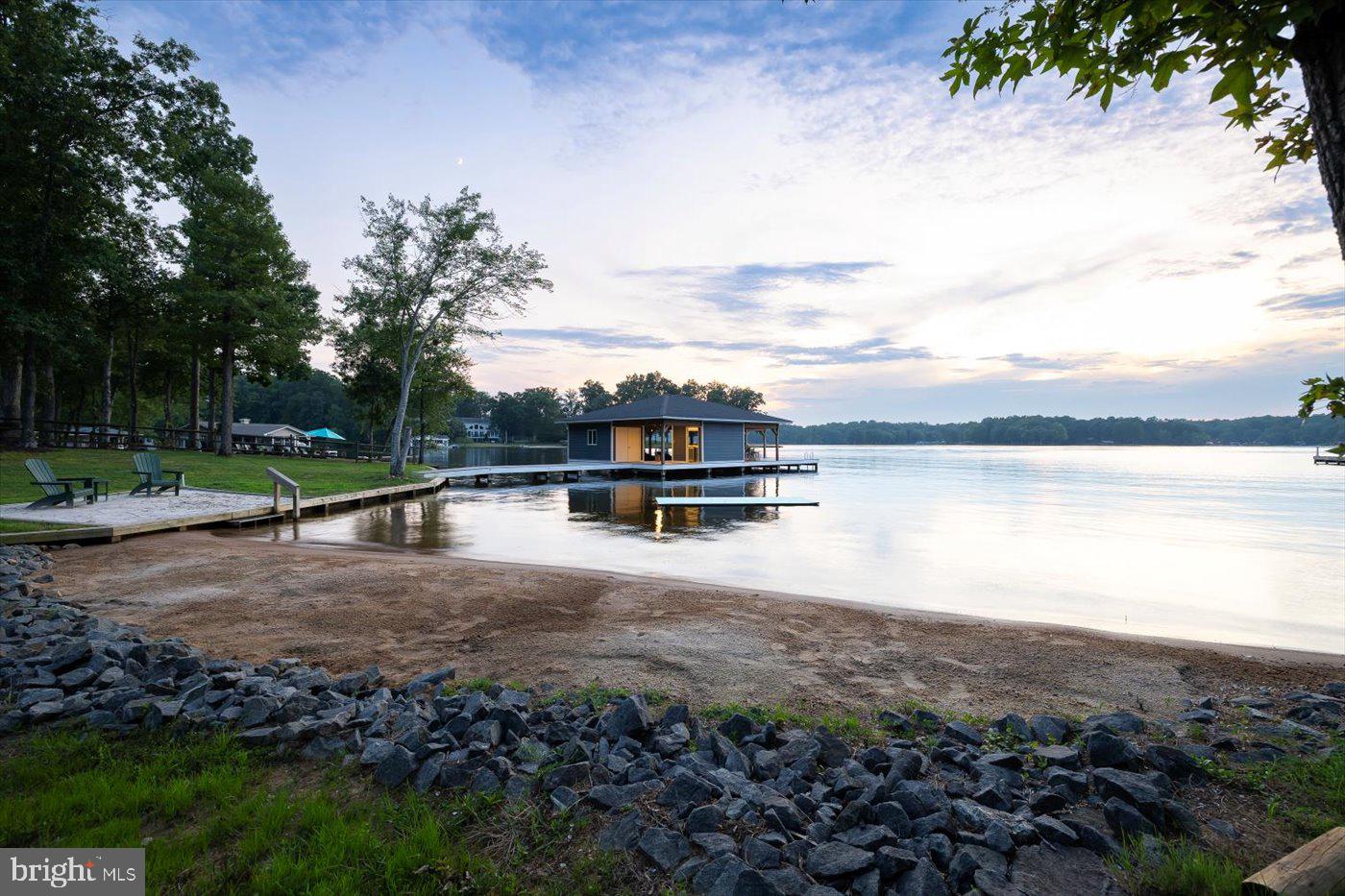 NOAHS LANDING - Residential