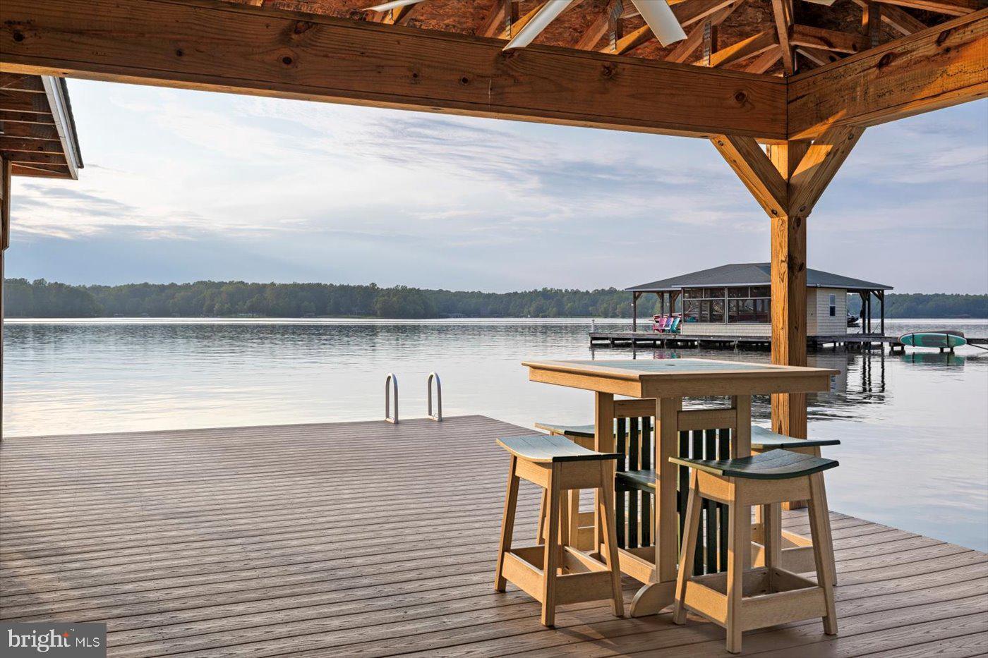 NOAHS LANDING - Residential