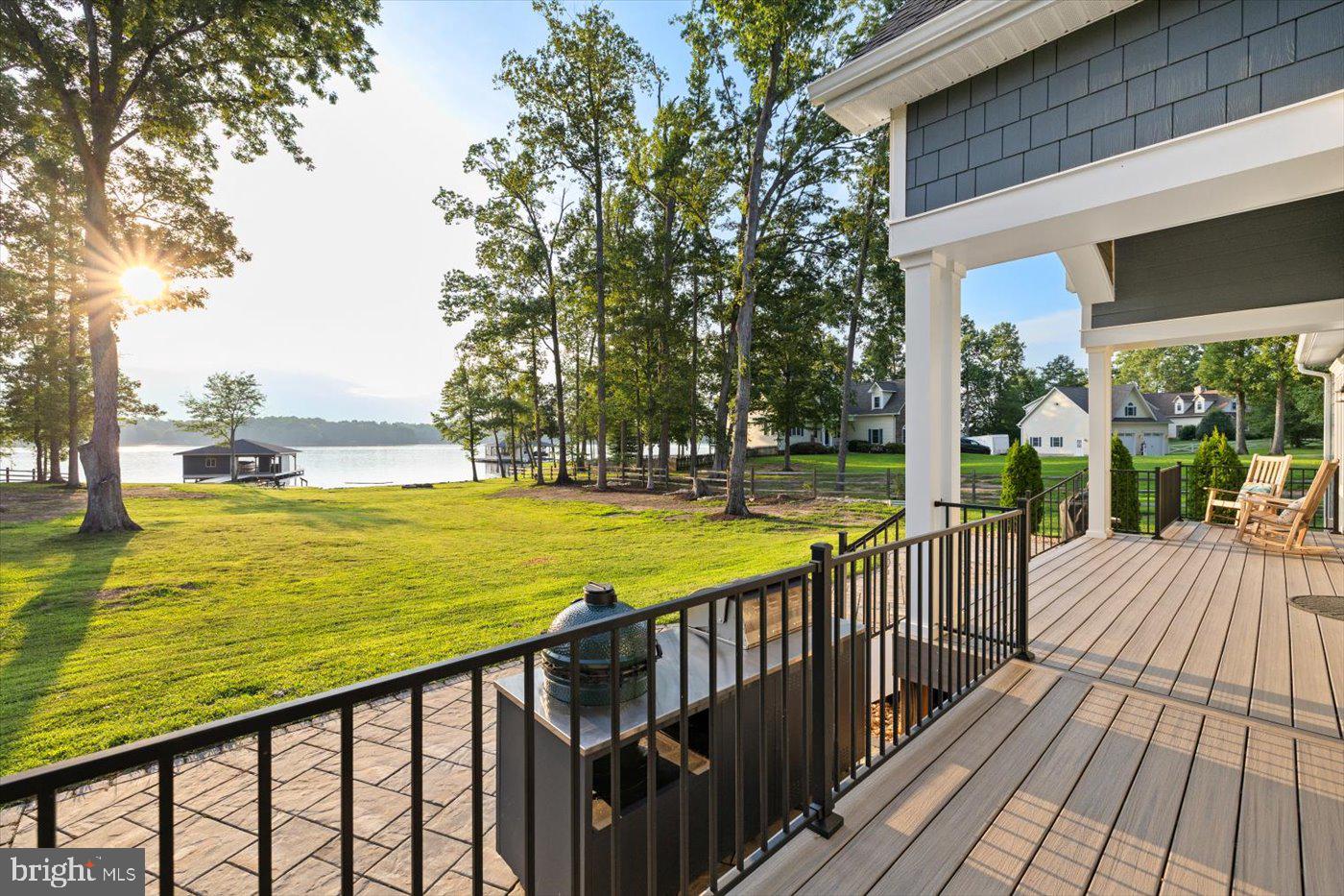 NOAHS LANDING - Residential