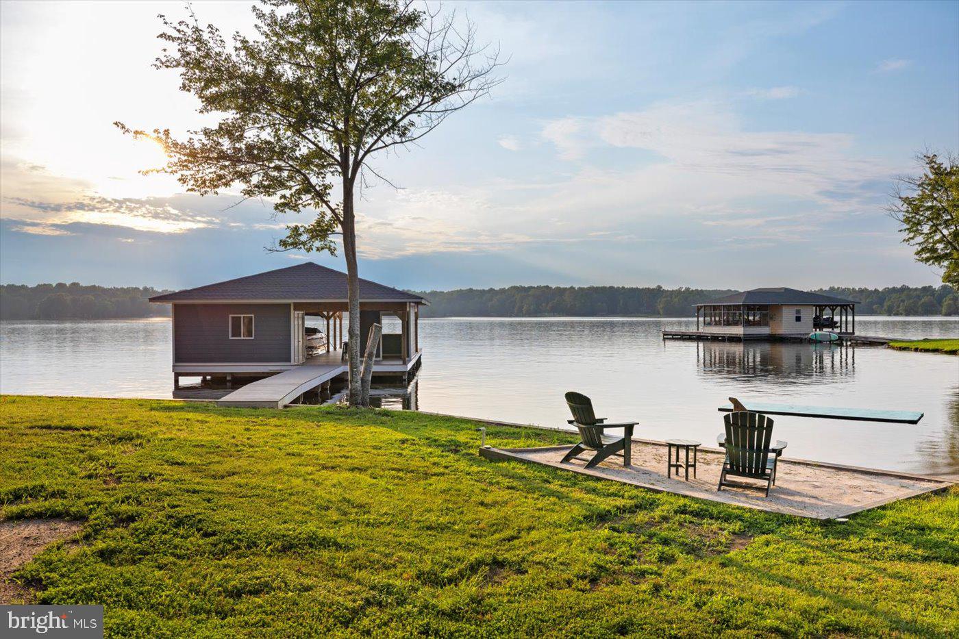 NOAHS LANDING - Residential