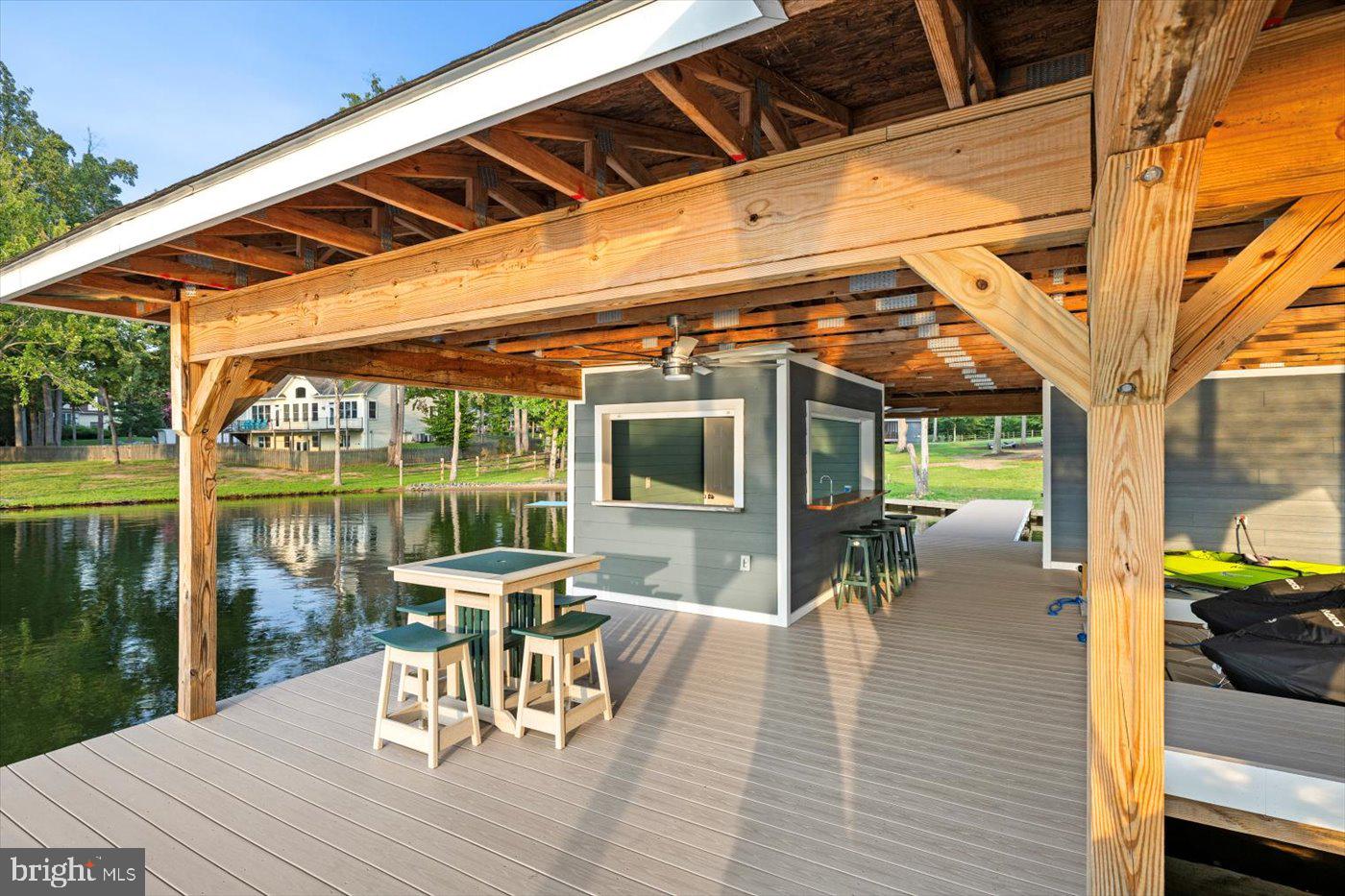 NOAHS LANDING - Residential