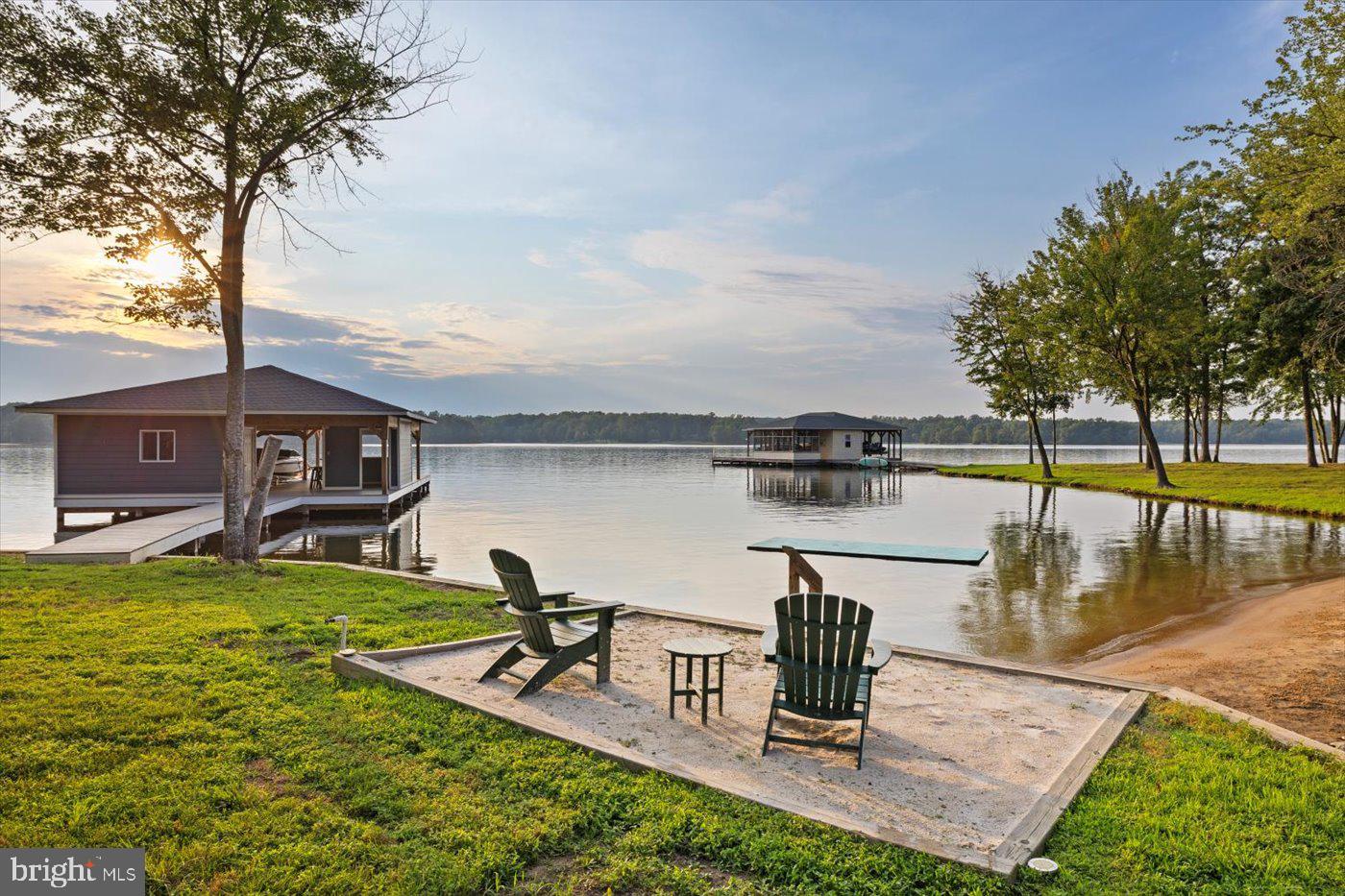 NOAHS LANDING - Residential