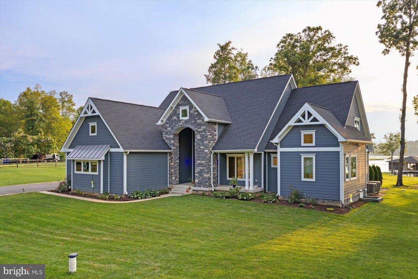 NOAHS LANDING - Residential