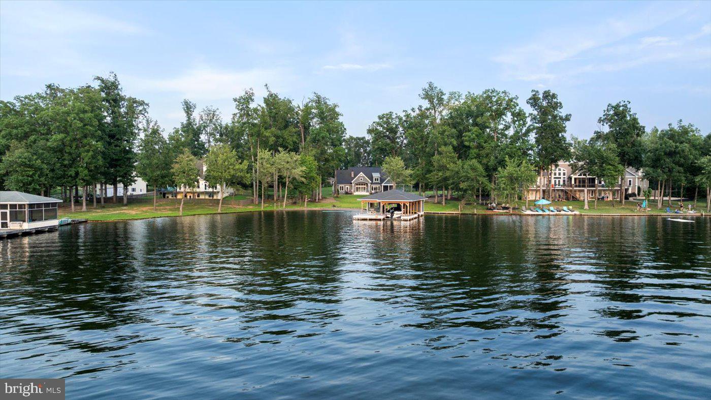 NOAHS LANDING - Residential