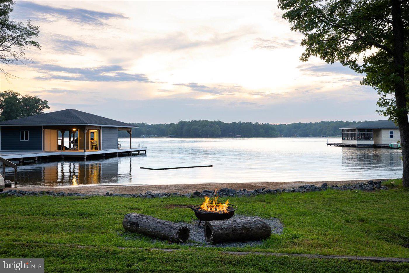 NOAHS LANDING - Residential