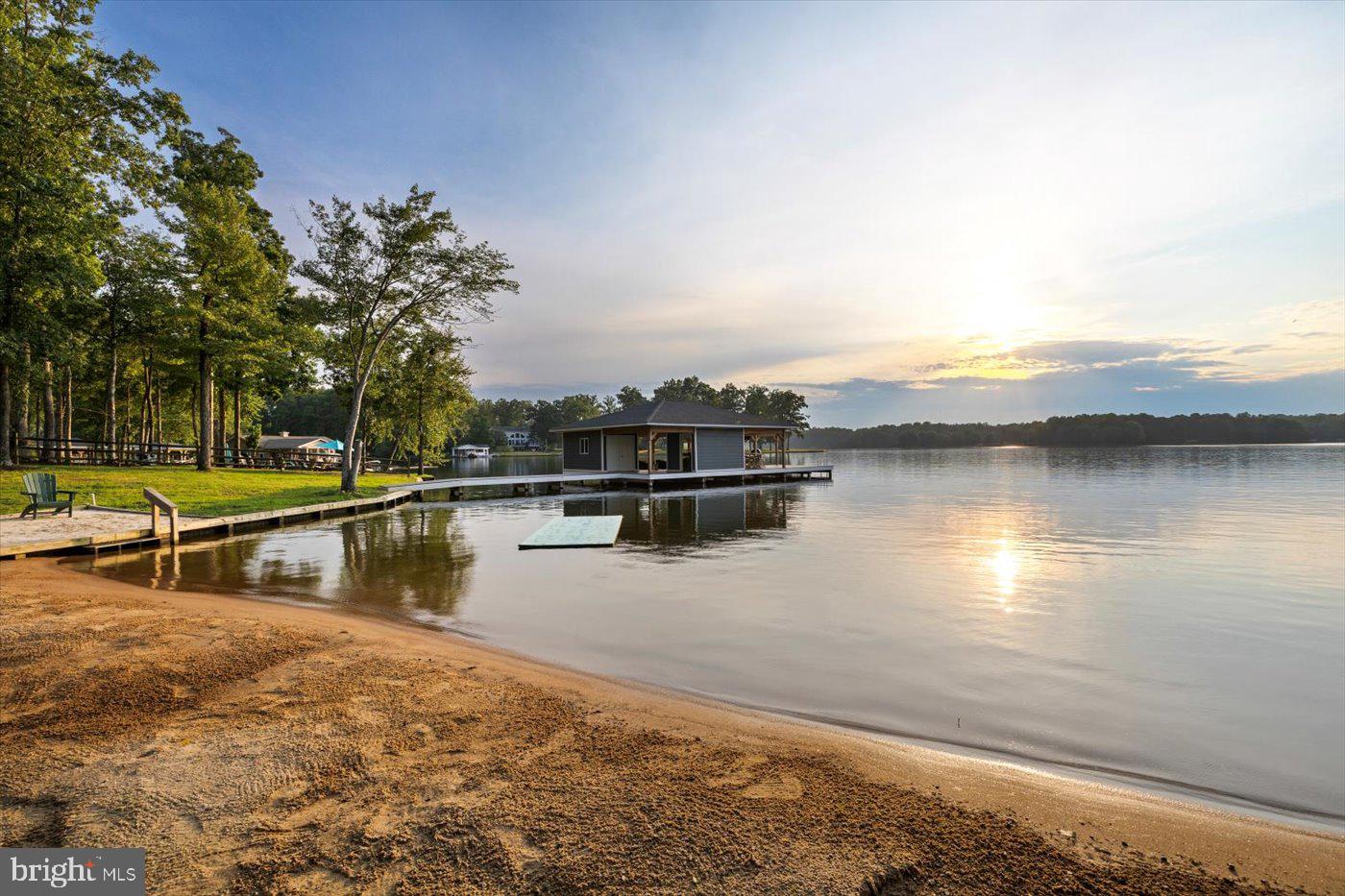 NOAHS LANDING - Residential