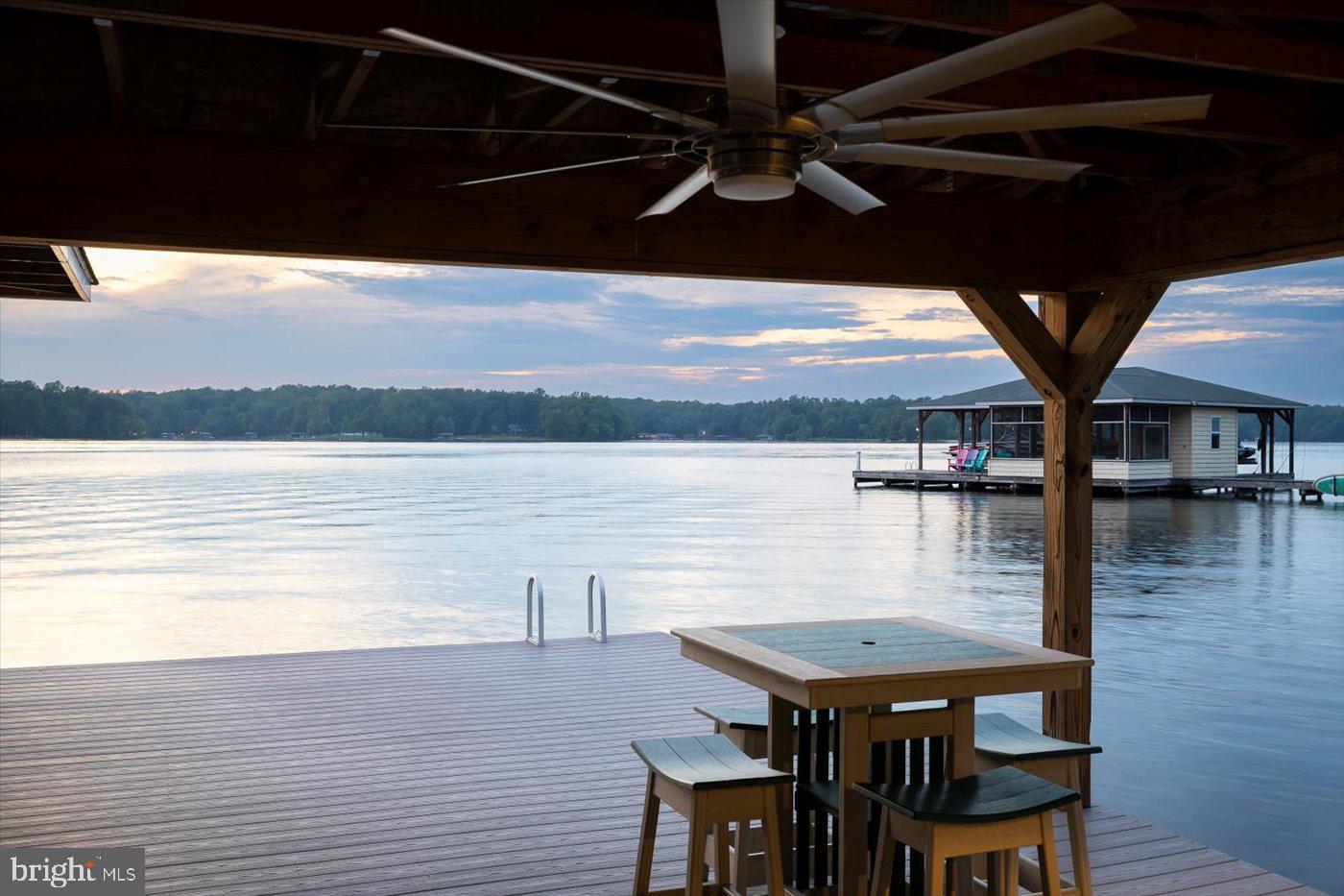 NOAHS LANDING - Residential