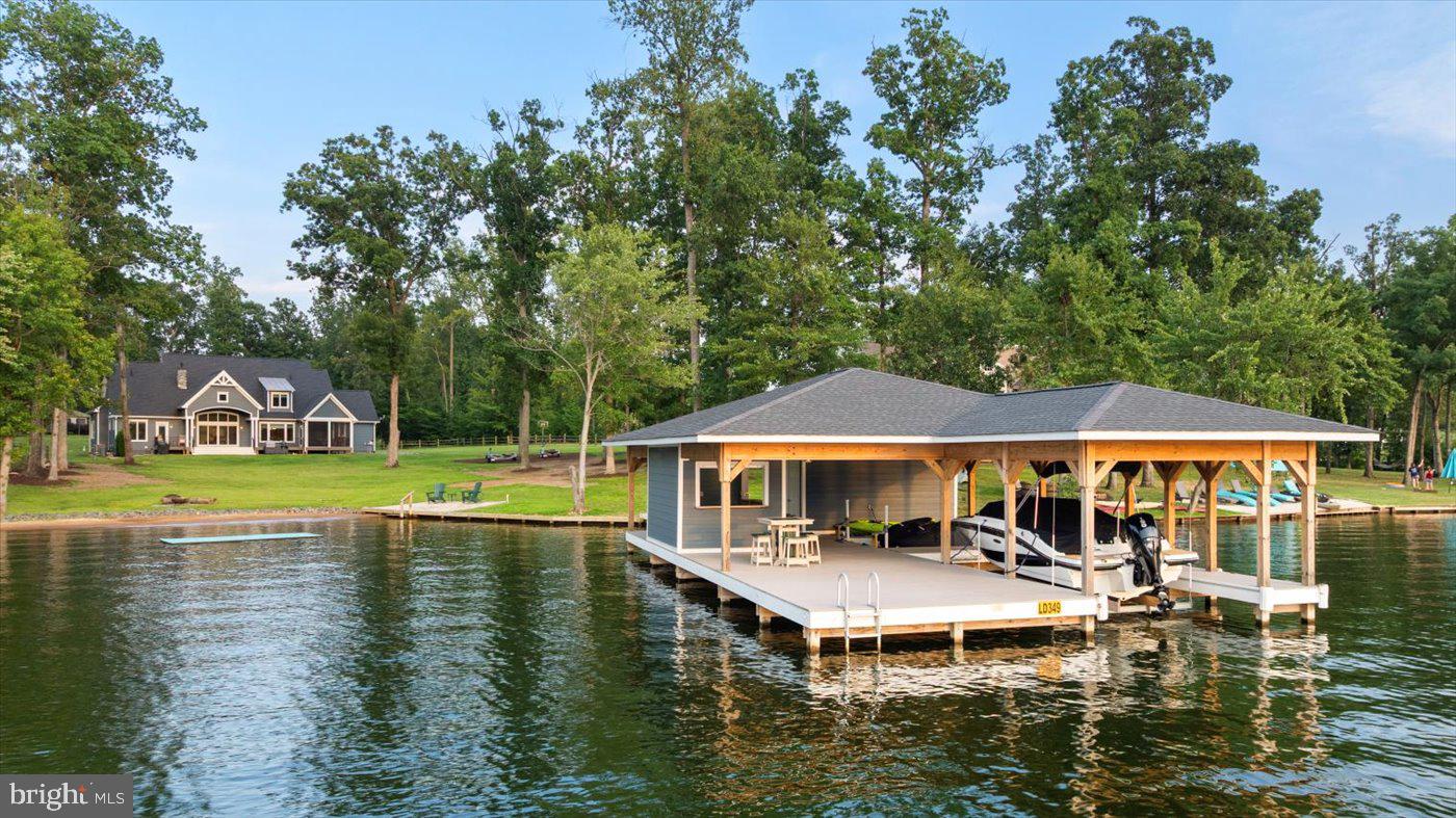 NOAHS LANDING - Residential