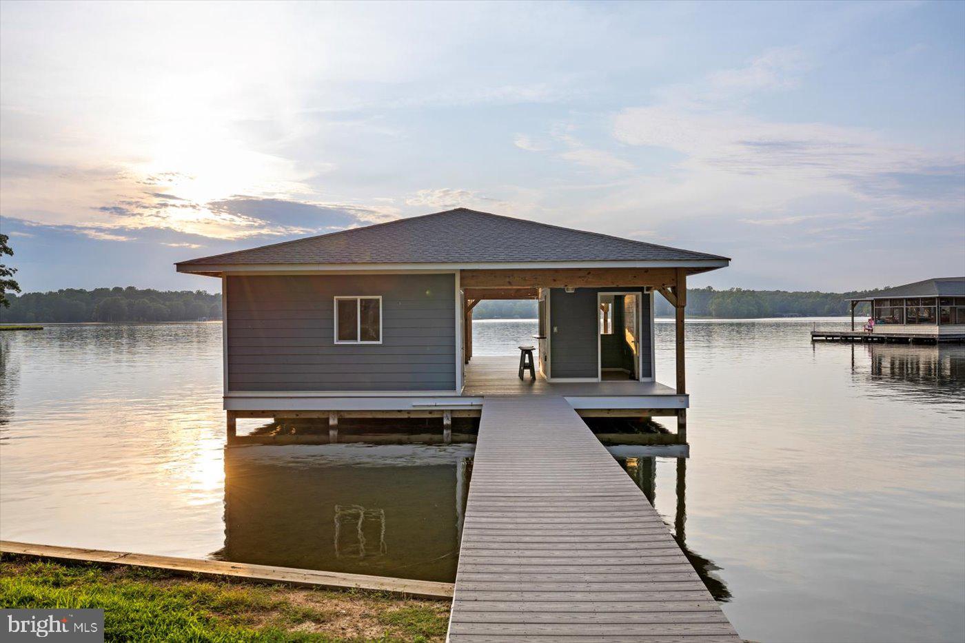 NOAHS LANDING - Residential