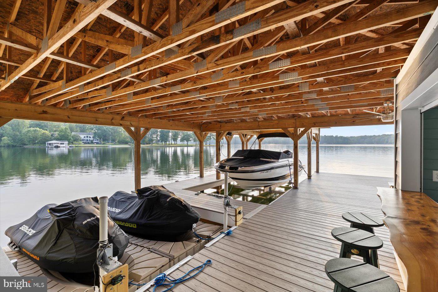 NOAHS LANDING - Residential