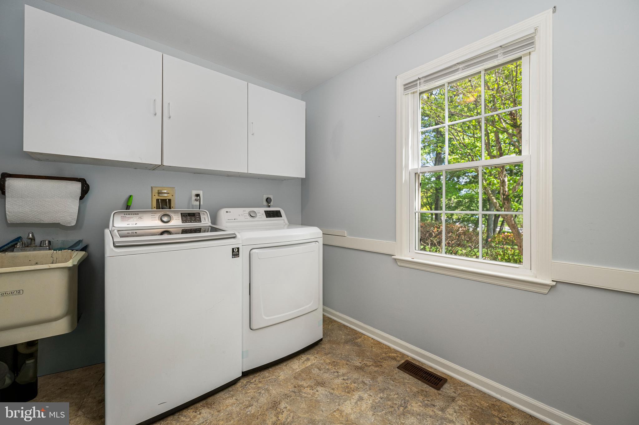 BOW TREE - Residential