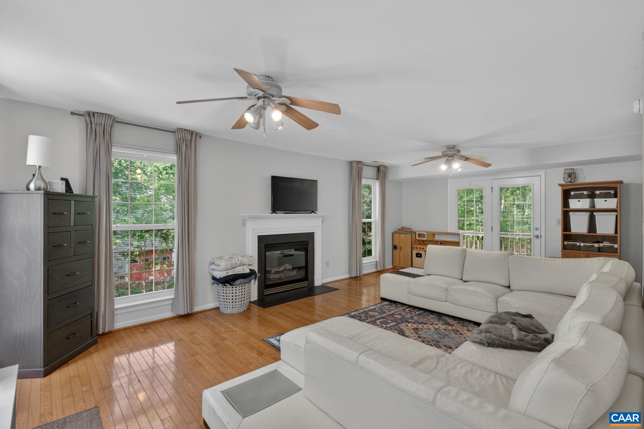 LAKE MONTICELLO - Residential
