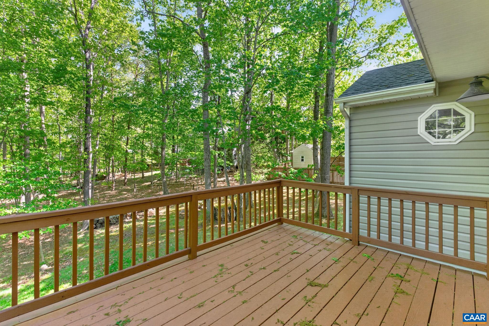 LAKE MONTICELLO - Residential