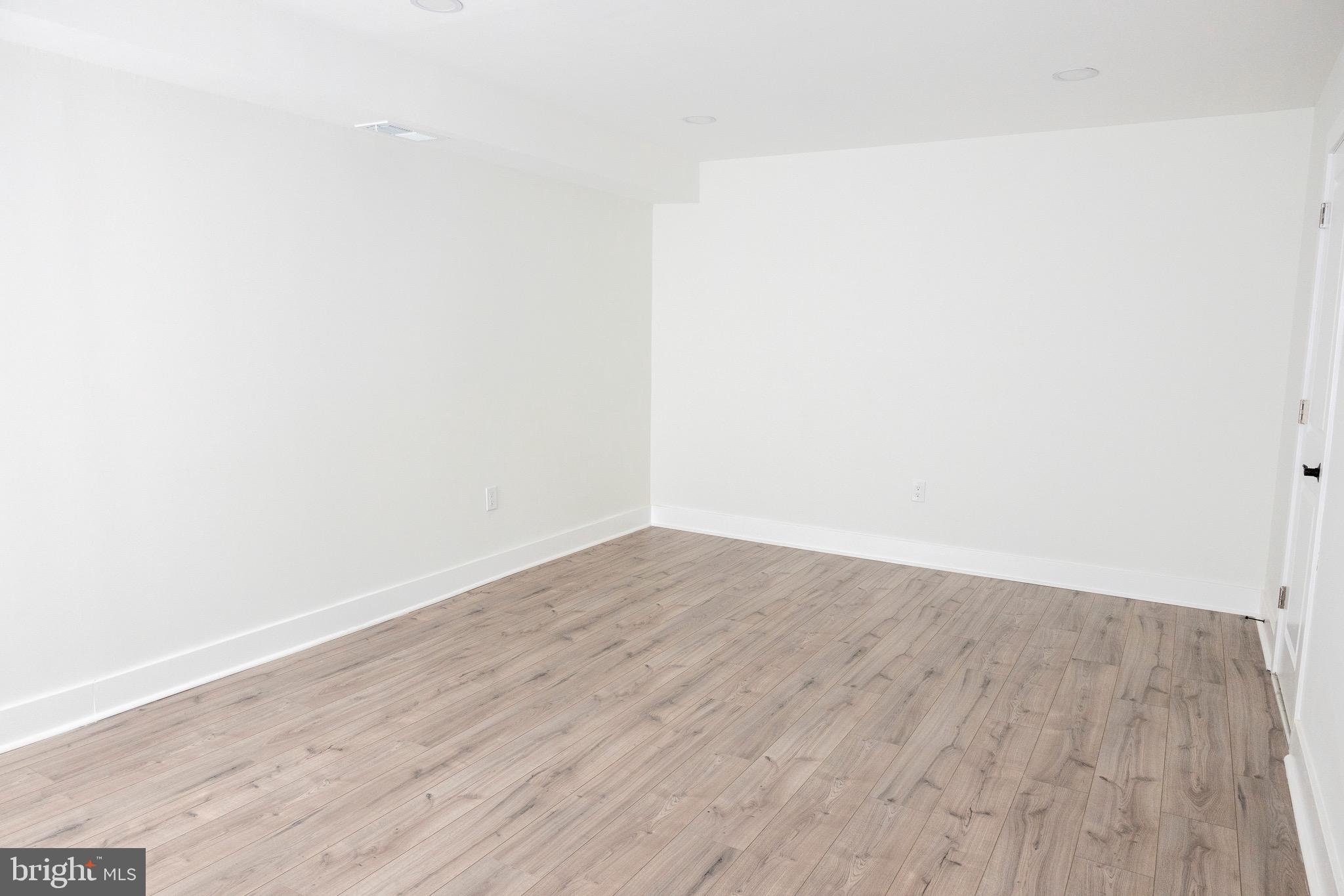 BELLS CORNER - Residential