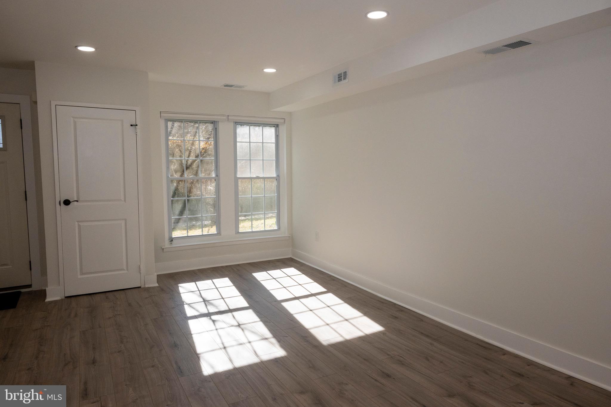 BELLS CORNER - Residential