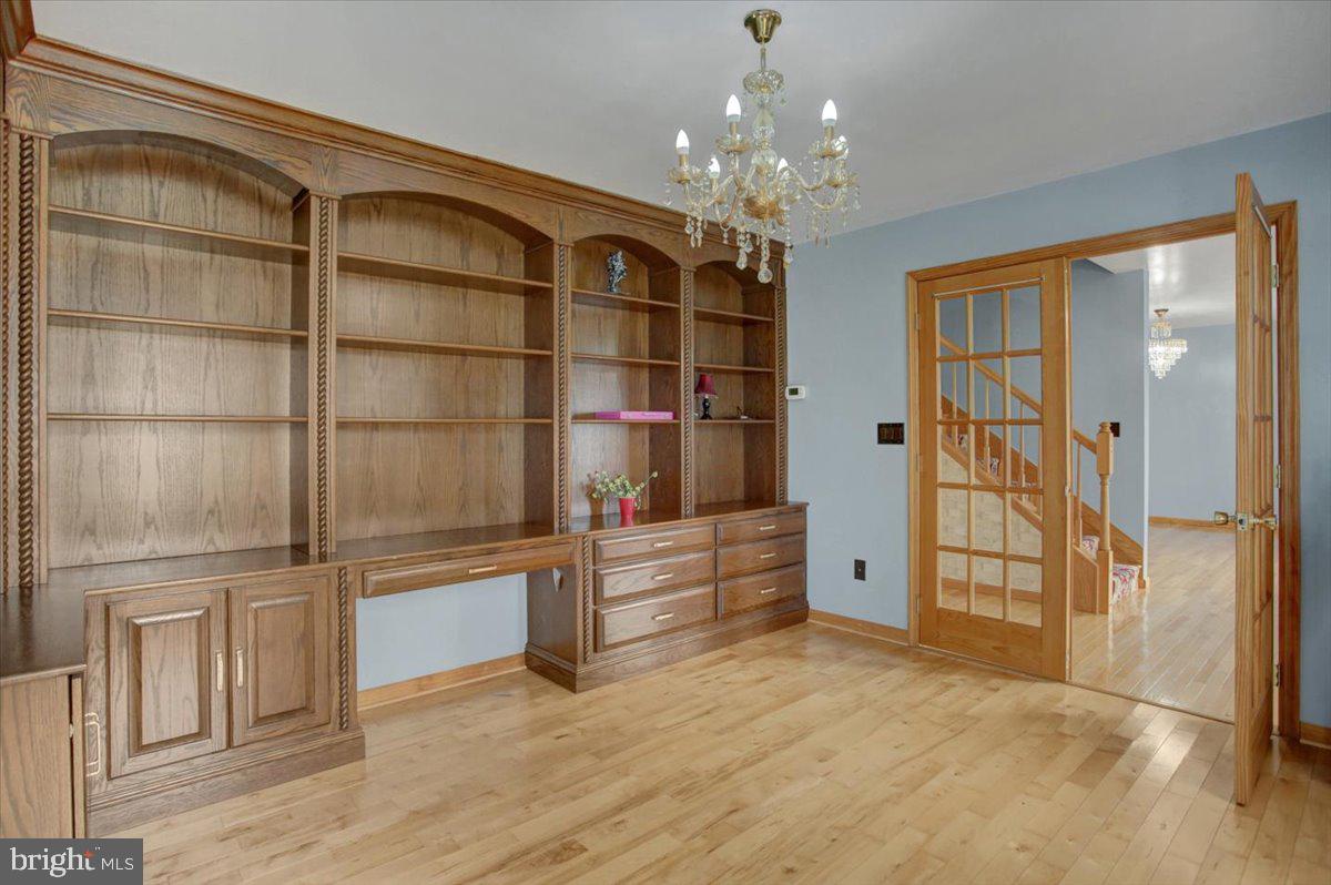 HALLWOOD HEIGHTS WEST - Residential