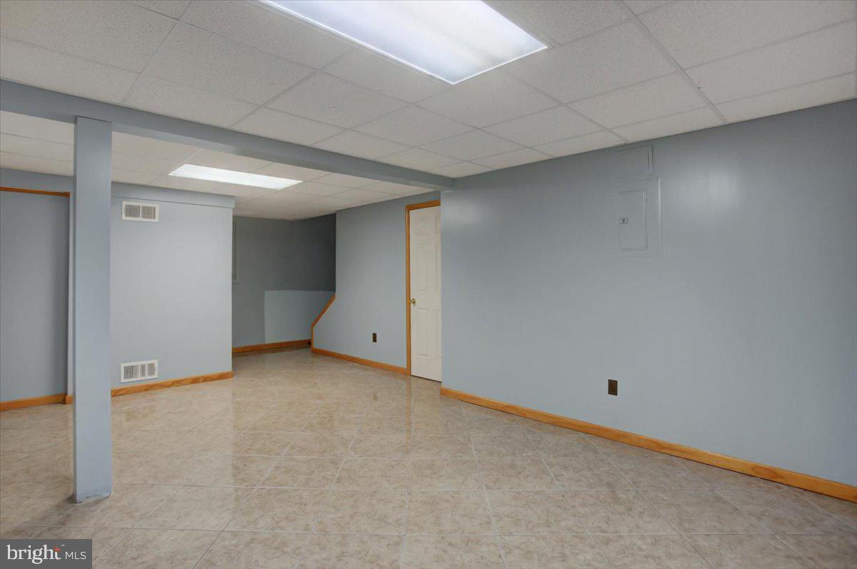 HALLWOOD HEIGHTS WEST - Residential