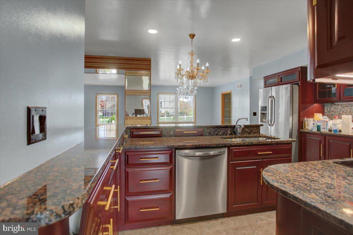 HALLWOOD HEIGHTS WEST - Residential