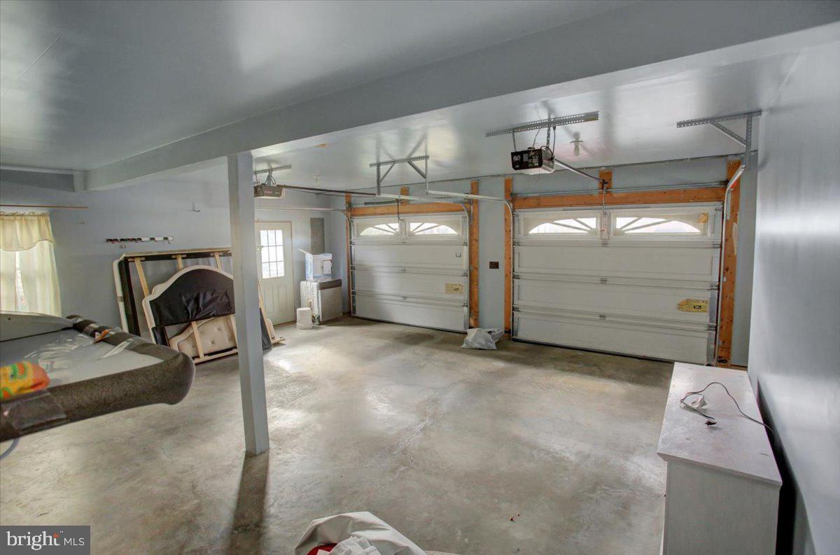 HALLWOOD HEIGHTS WEST - Residential