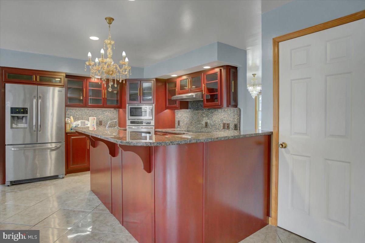 HALLWOOD HEIGHTS WEST - Residential