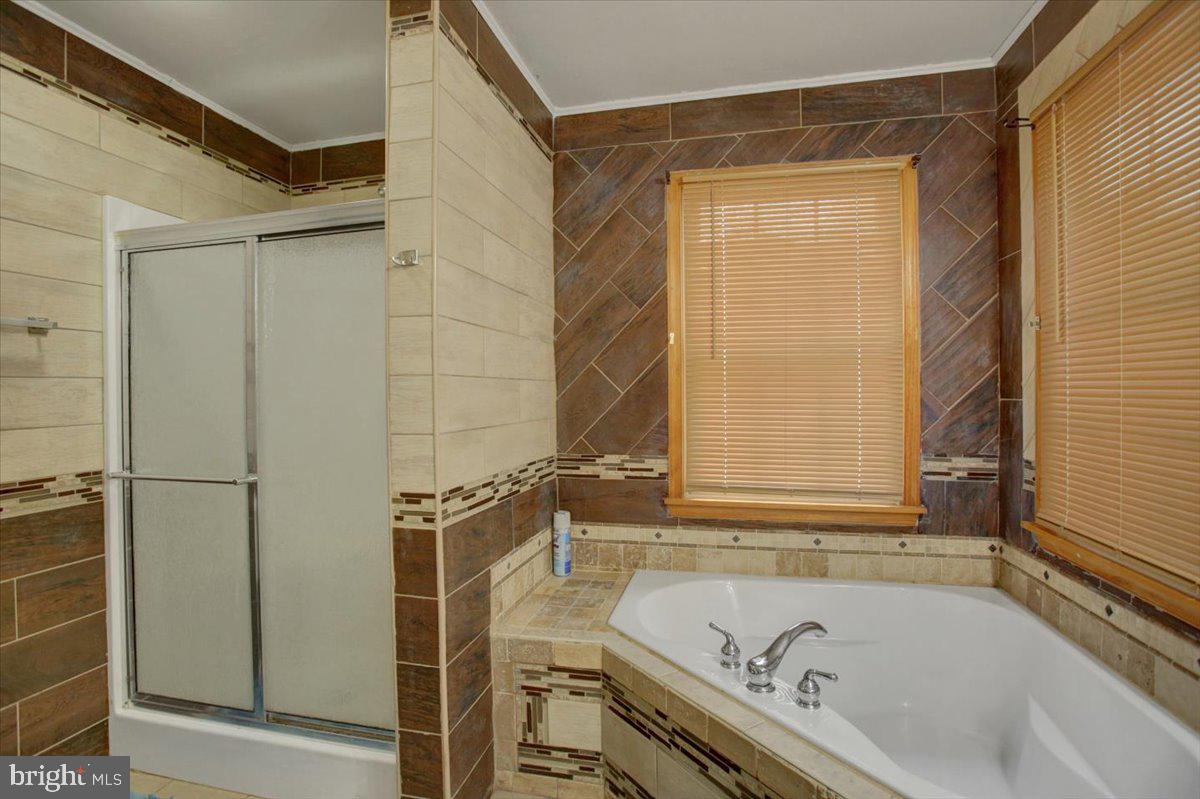 HALLWOOD HEIGHTS WEST - Residential