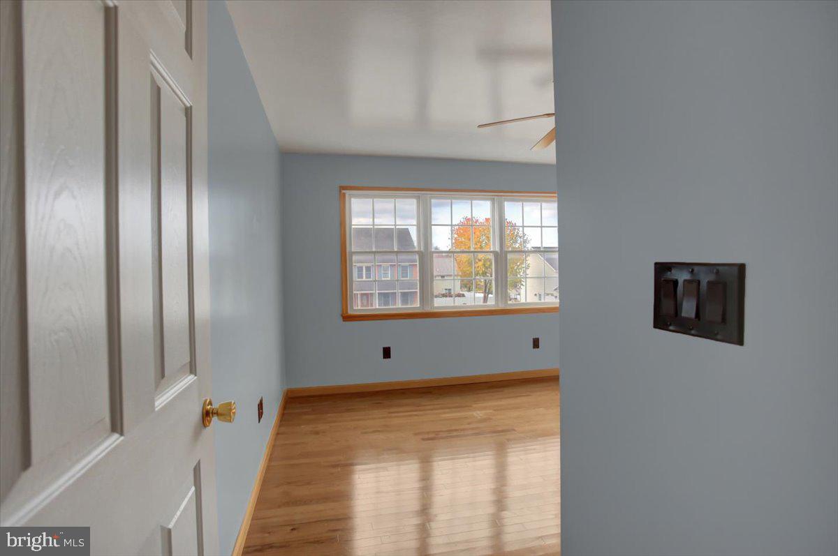 HALLWOOD HEIGHTS WEST - Residential