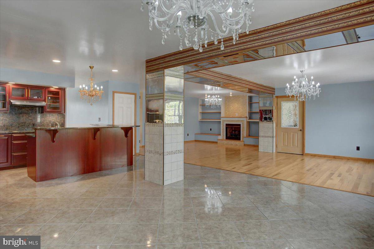 HALLWOOD HEIGHTS WEST - Residential