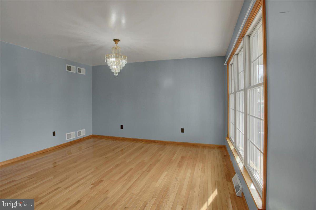 HALLWOOD HEIGHTS WEST - Residential