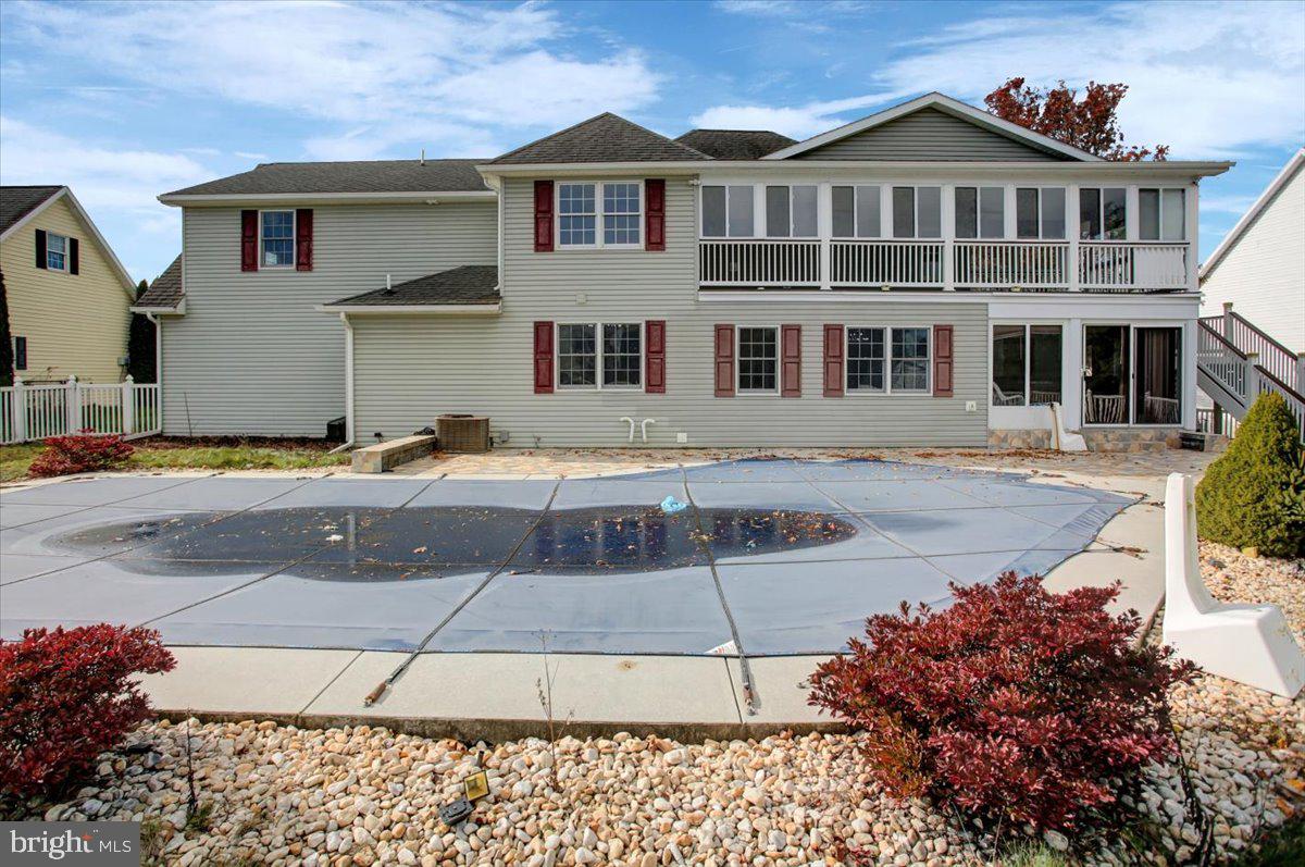 HALLWOOD HEIGHTS WEST - Residential