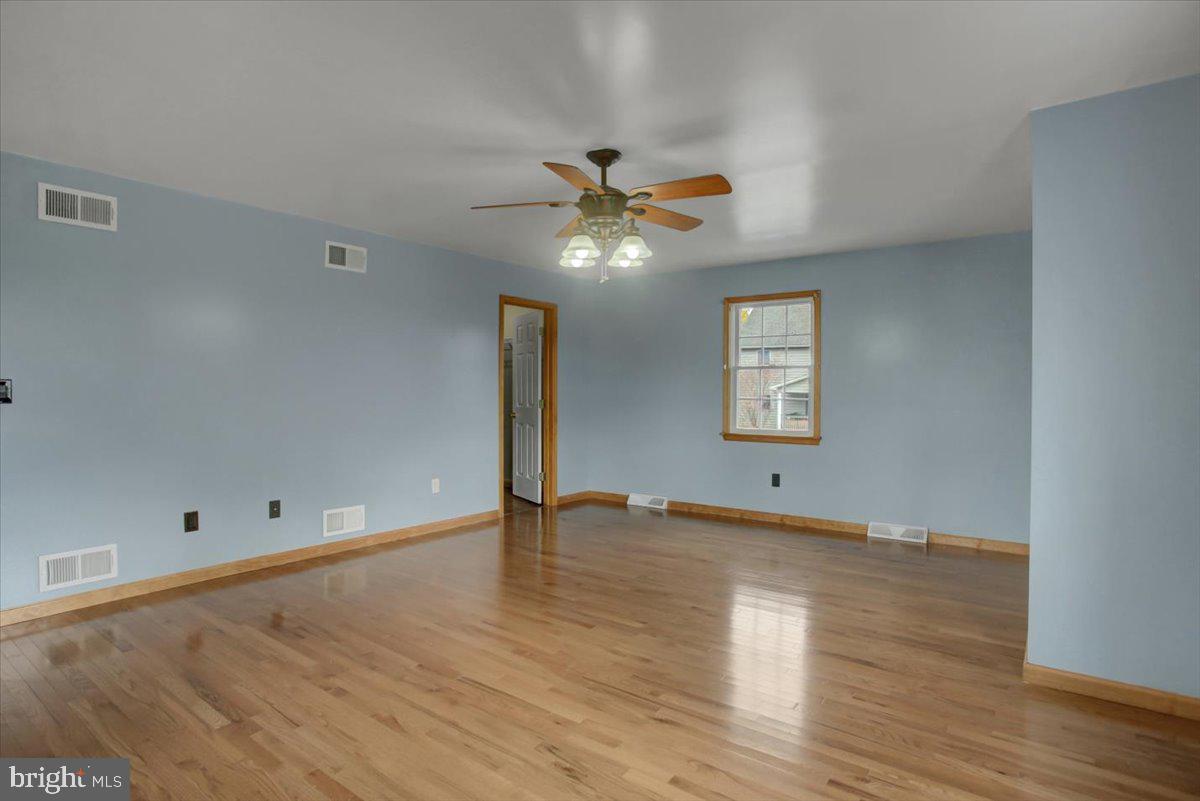 HALLWOOD HEIGHTS WEST - Residential