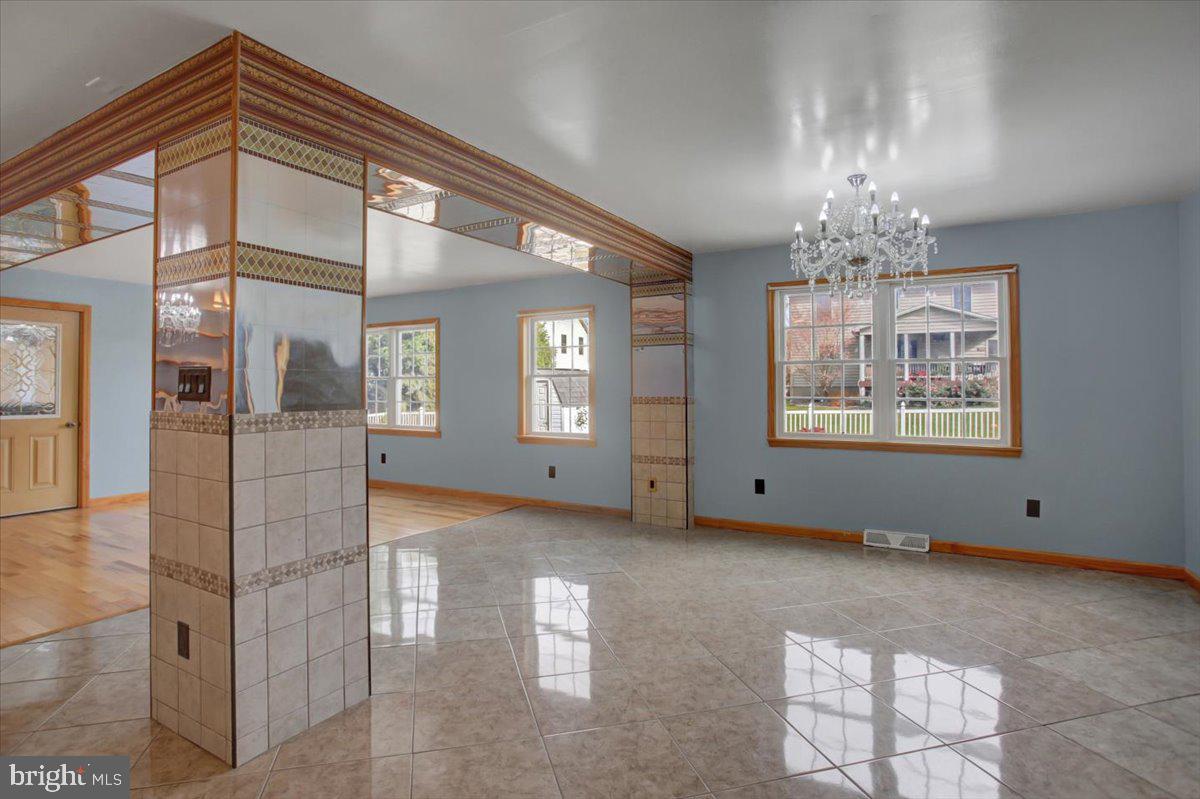 HALLWOOD HEIGHTS WEST - Residential