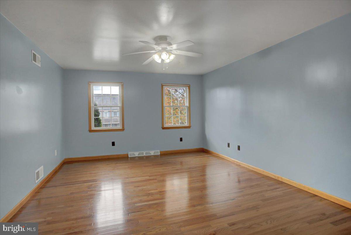 HALLWOOD HEIGHTS WEST - Residential