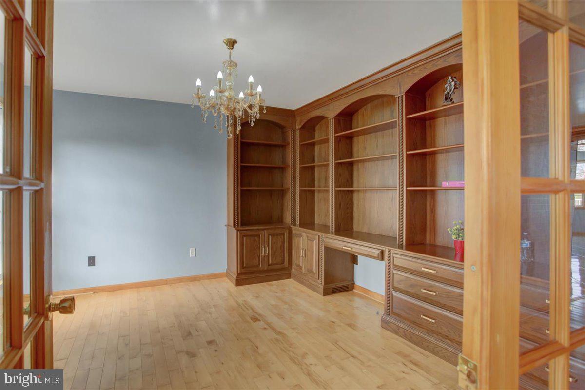 HALLWOOD HEIGHTS WEST - Residential