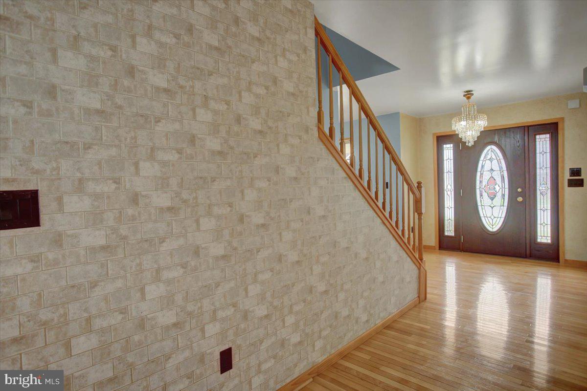 HALLWOOD HEIGHTS WEST - Residential