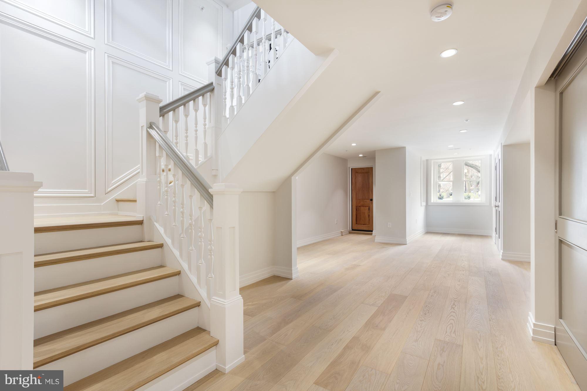 CAPITOL HILL - Residential