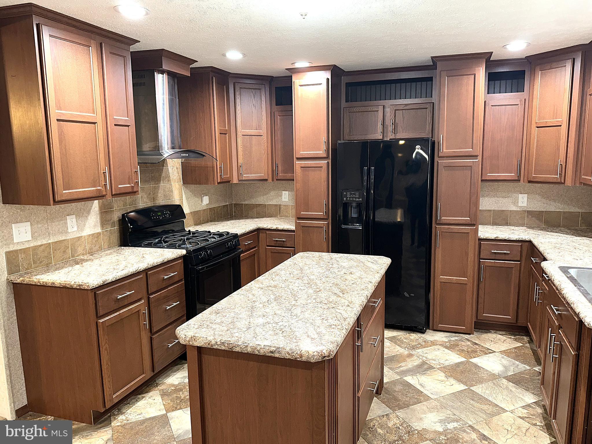 1277 RITCHIE HIGHWAY 196