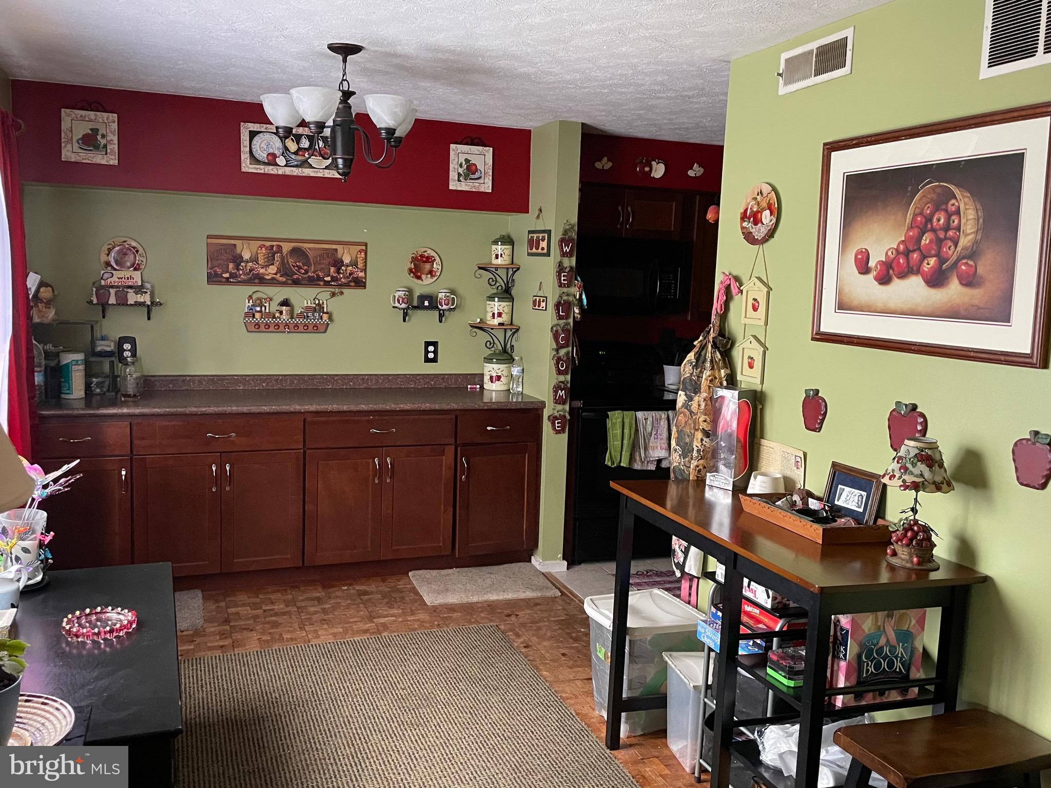 THE HILL CONDOS - Residential