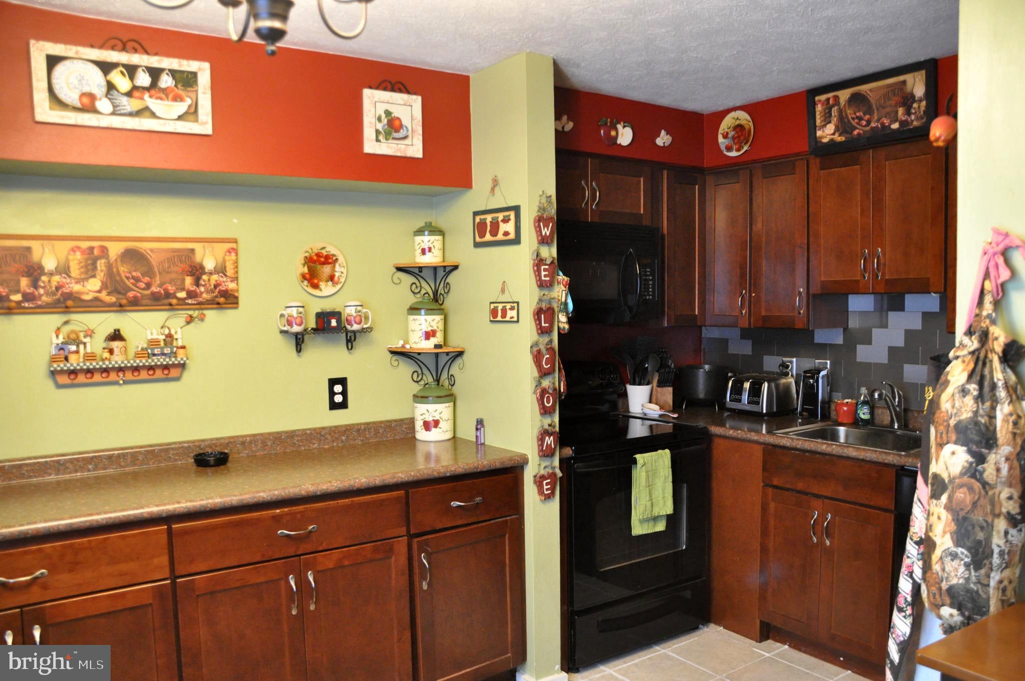 THE HILL CONDOS - Residential