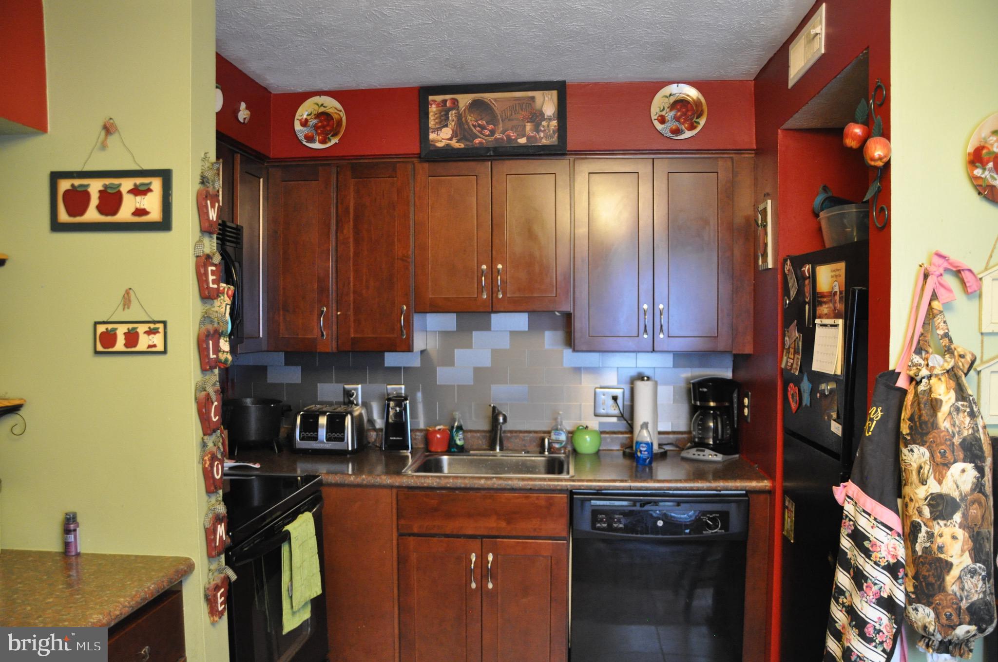 THE HILL CONDOS - Residential