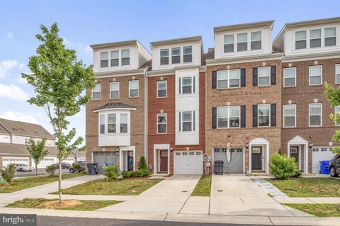 Townhouse For Sale - 11687 Emily Dickinson Pl Pl<br/> WHITE PLAINS, MD 20695