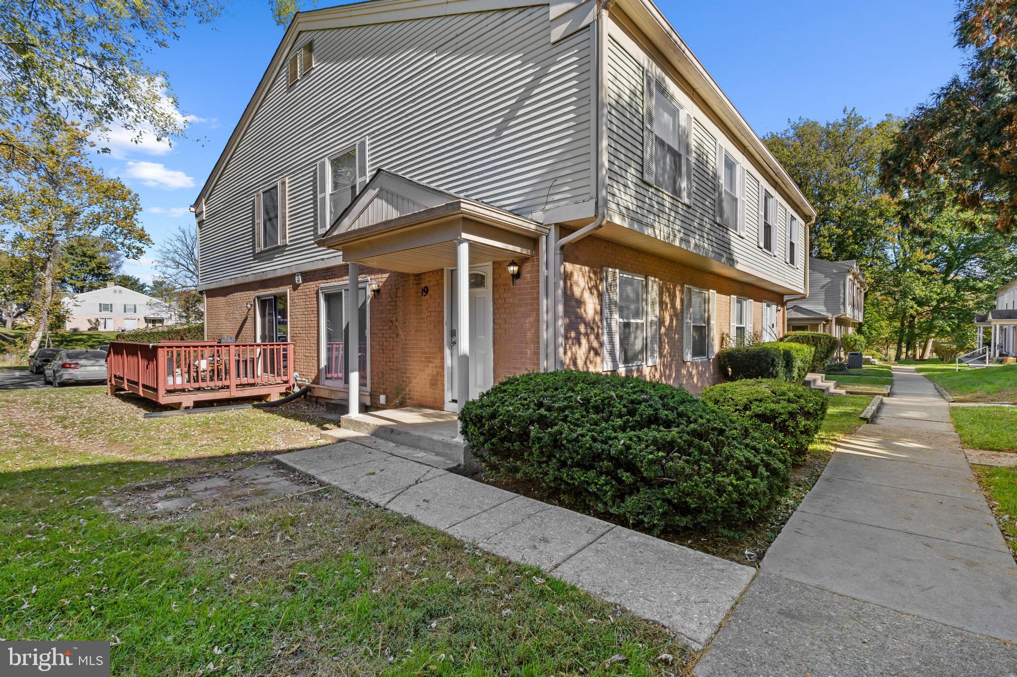 19 WOODENBRIDGE COURT D