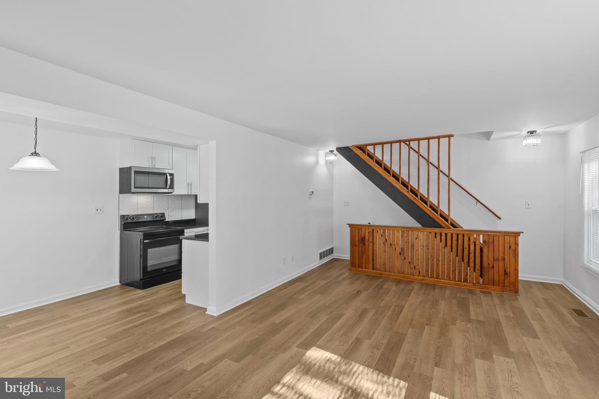 19 WOODENBRIDGE COURT D